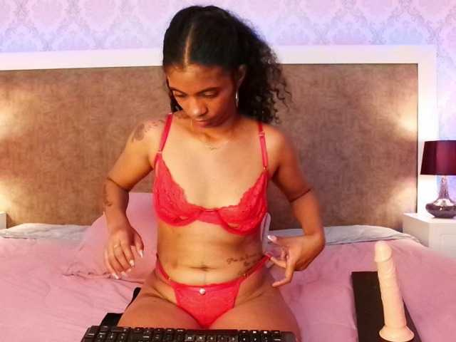 MilaBelle live cam on BongaCams