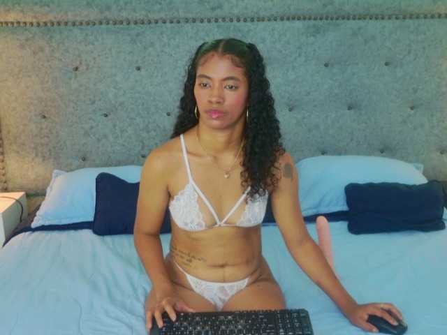 MilaBelle live webcam show
