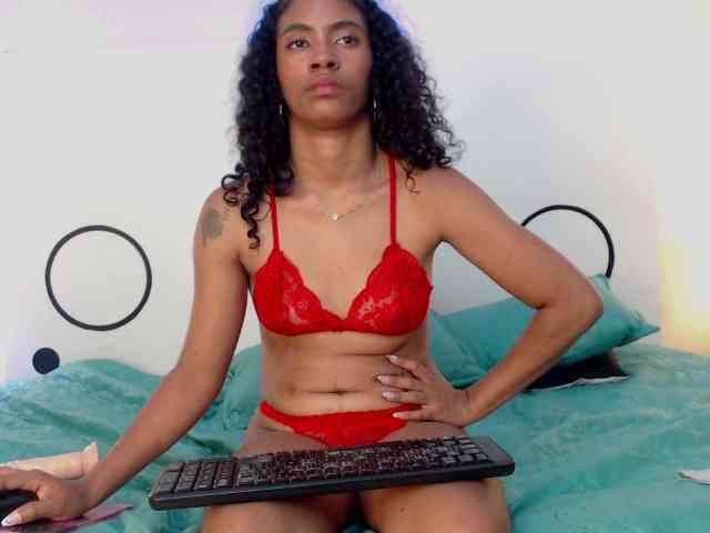 MilaBelle webcam