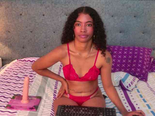 MilaBelle webcam