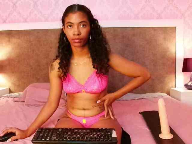 MilaBelle webcam