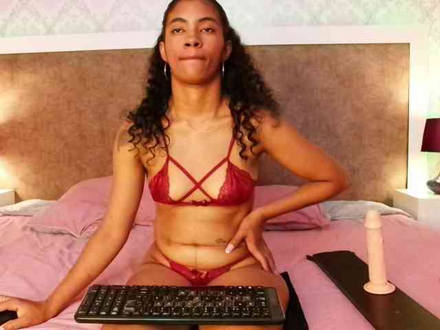 MilaBelle webcam
