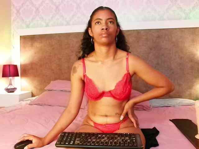 MilaBelle webcam