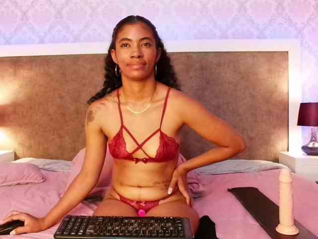 MilaBelle webcam