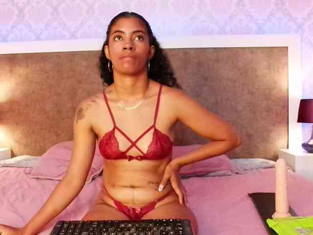MilaBelle webcam