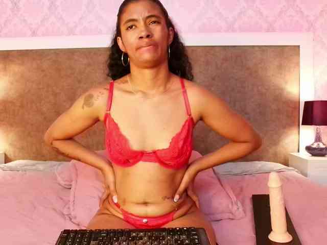 MilaBelle webcam