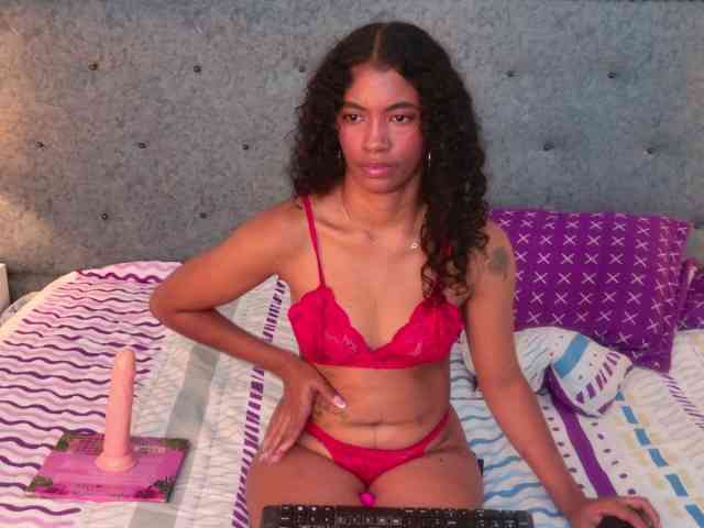 MilaBelle webcam