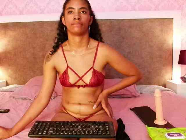 MilaBelle webcam