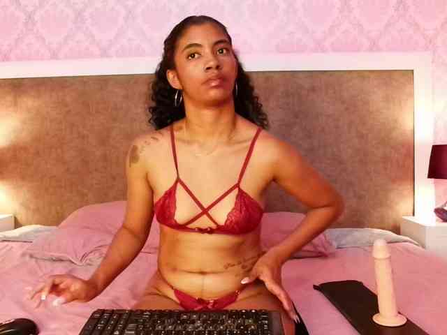 MilaBelle webcam