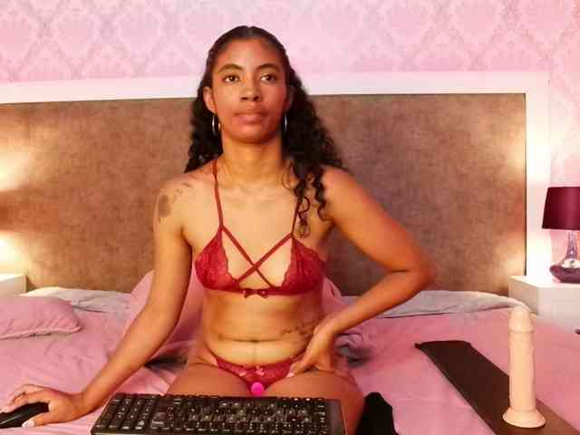 MilaBelle webcam
