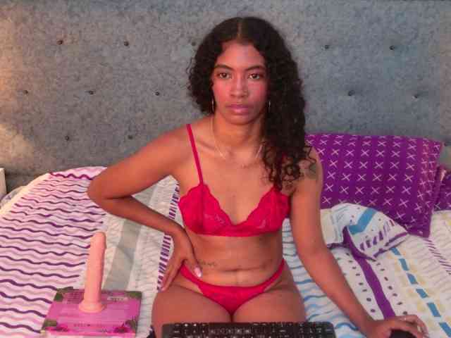 MilaBelle webcam