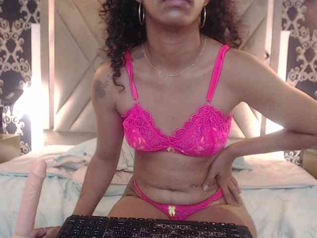 MilaBelle webcam
