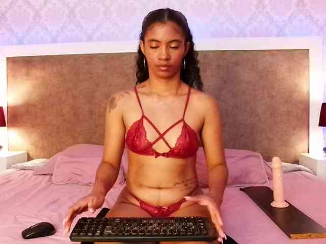 MilaBelle webcam