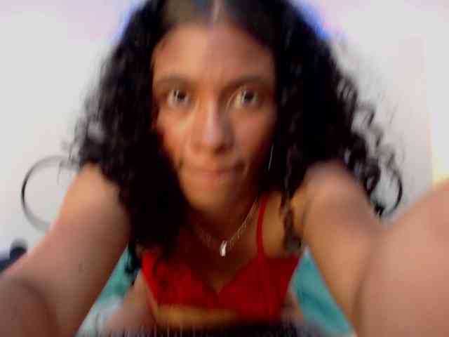MilaBelle webcam