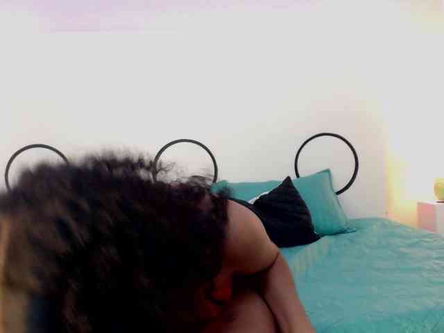 MilaBelle webcam