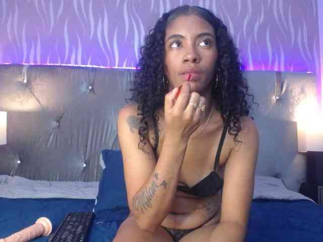 MilaBelle webcam