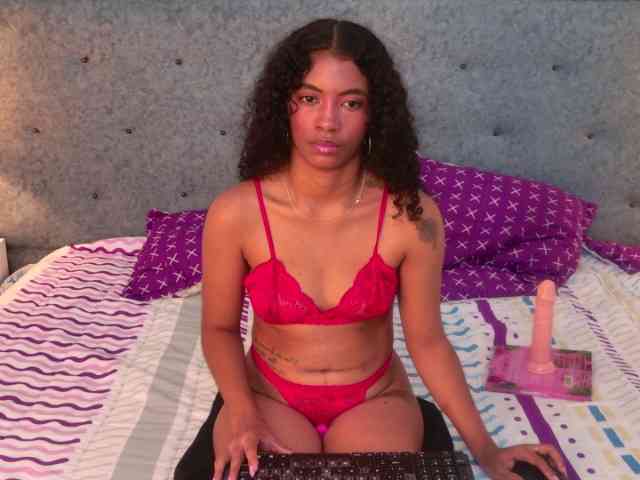 MilaBelle webcam