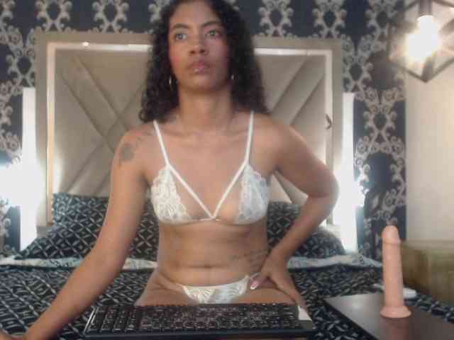 MilaBelle webcam
