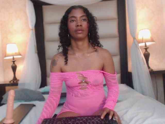 MilaBelle webcam