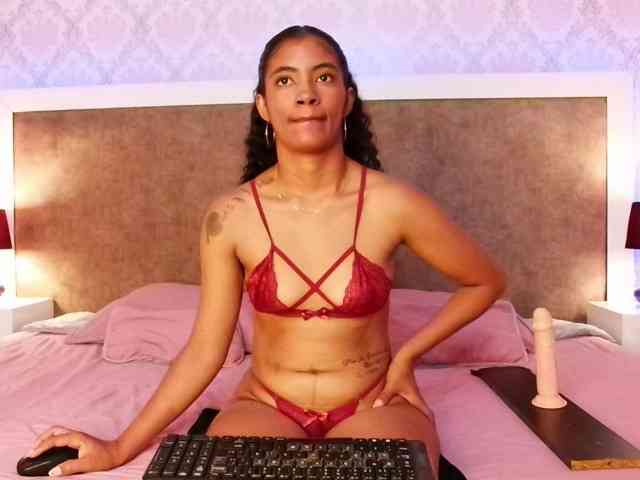 MilaBelle webcam
