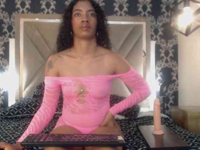MilaBelle webcam