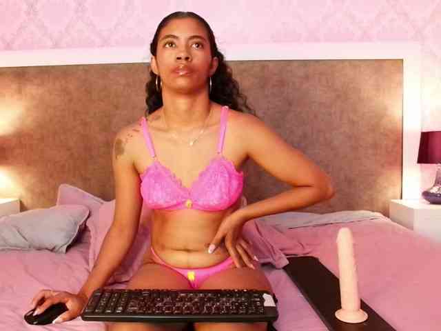 MilaBelle webcam