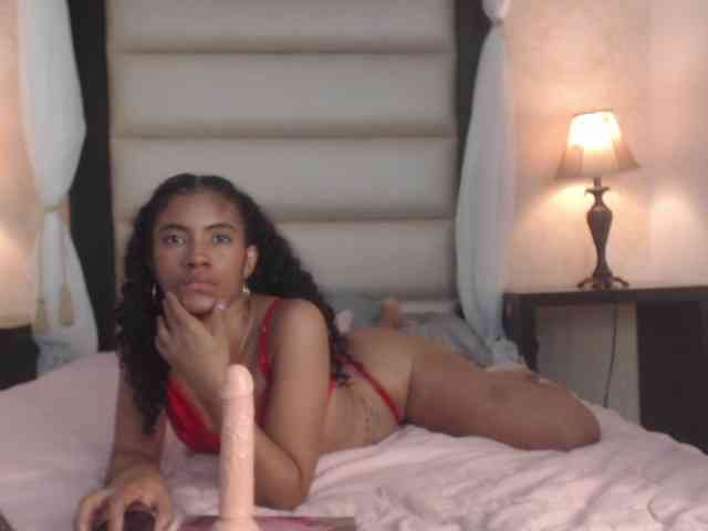 MilaBelle webcam