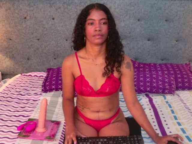 MilaBelle webcam