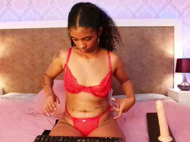 MilaBelle webcam