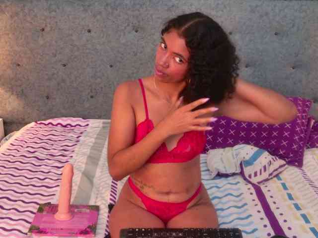 MilaBelle webcam