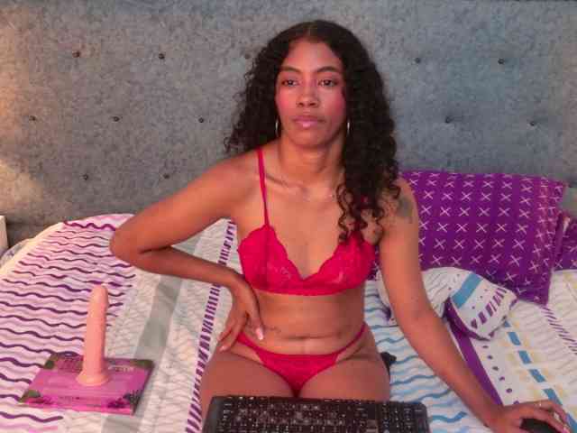 MilaBelle webcam