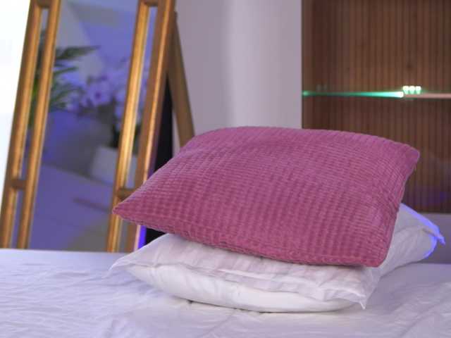 AlyonaKatya — live female cam