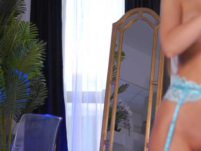 AlyonaKatya, live now on BongaCams