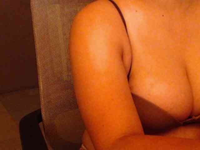 DanielaWilzon webcam