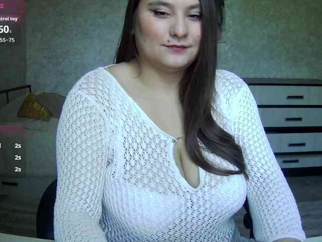 Agathamyers's cam show statistics and live stream