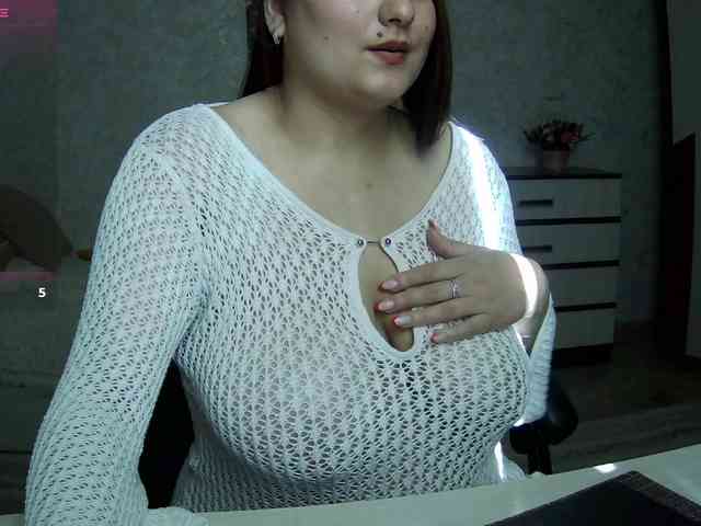 Модель: AgathaMyers
