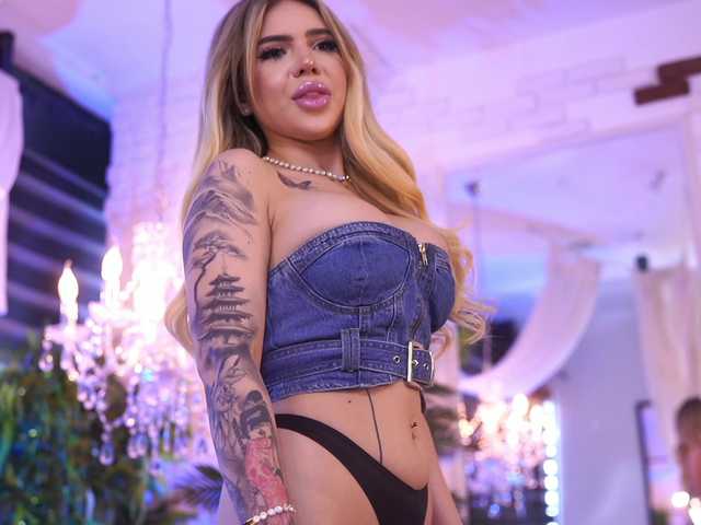 MaevaRey live webcam show