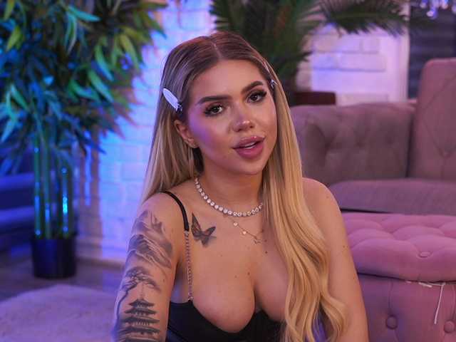 MaevaRey live webcam show