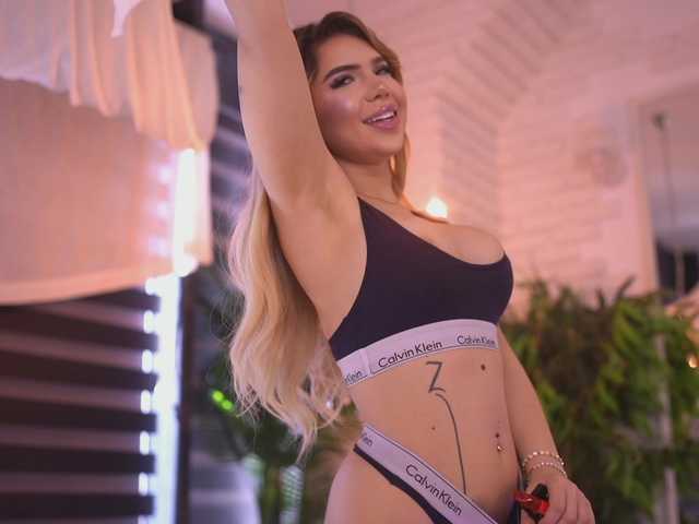 MaevaRey live cam on BongaCams