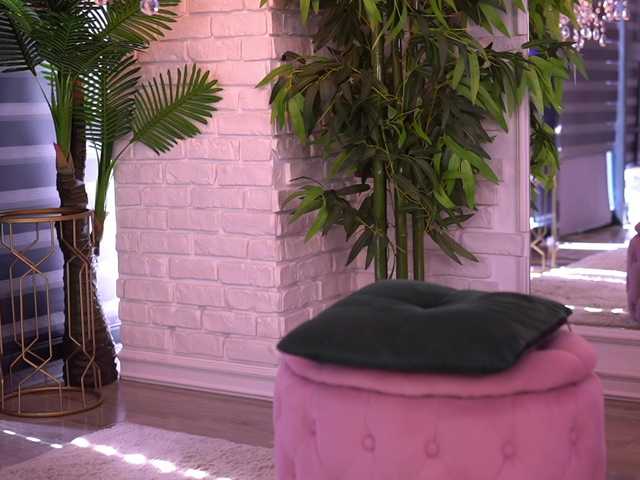 MaevaRey live cam on BongaCams