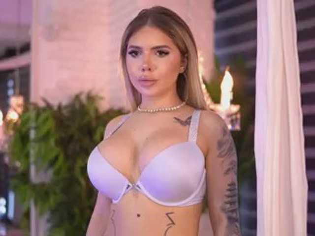 MaevaRey live cam
