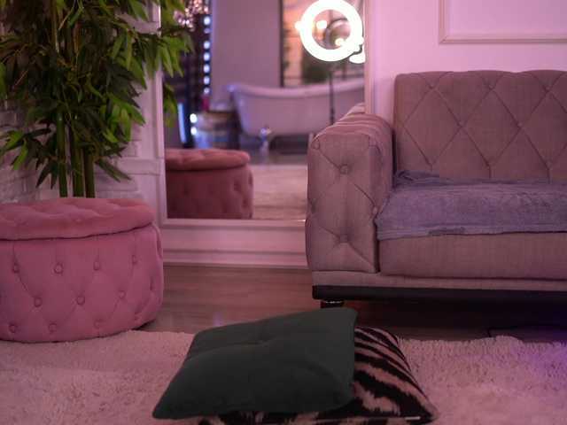 MaevaRey live cam on BongaCams