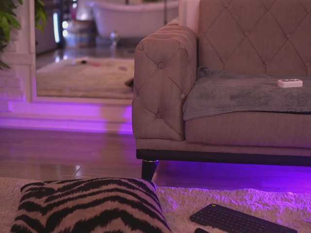 MaevaRey live cam on BongaCams