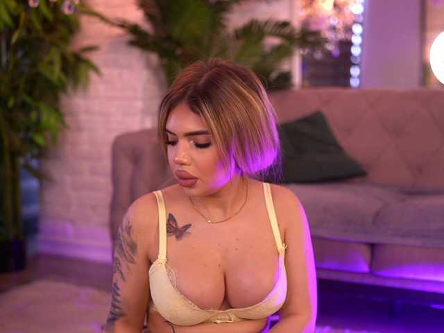 MaevaRey live cam