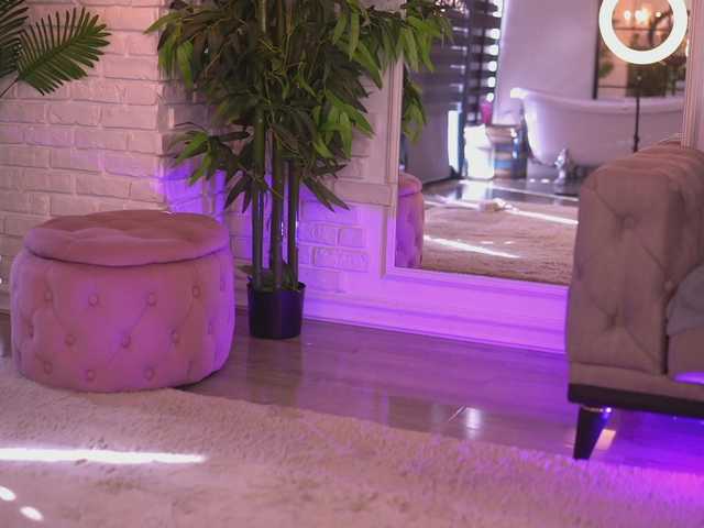 MaevaRey live cam on BongaCams