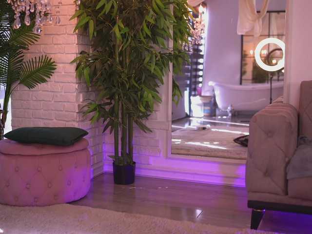 MaevaRey live cam on BongaCams