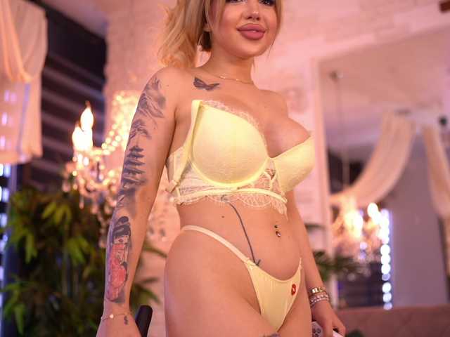 MaevaRey live cam