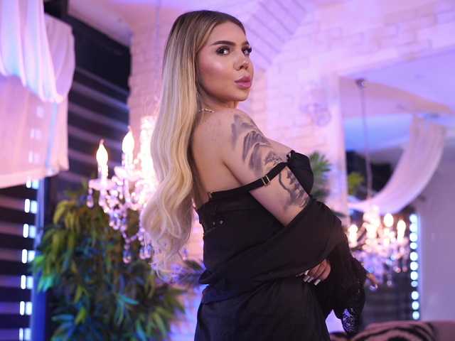 MaevaRey live webcam show