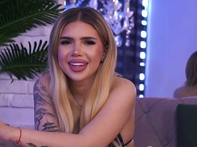 MaevaRey live cam on BongaCams