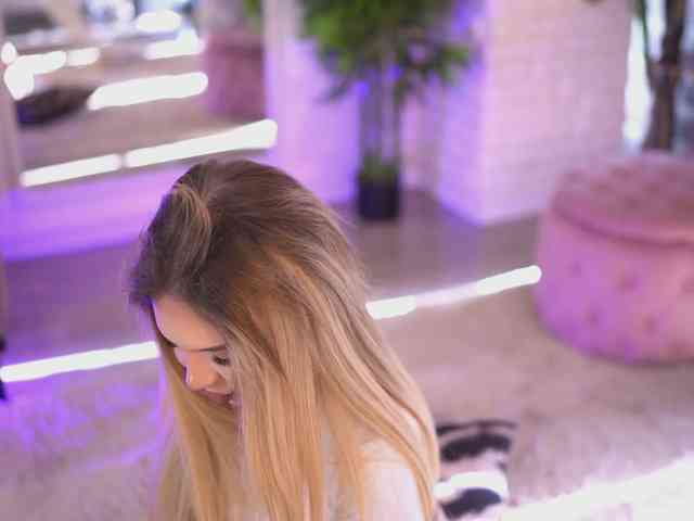 MaevaRey - Girl 